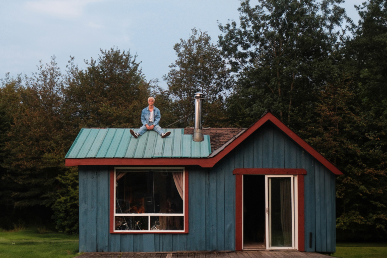 Elijah Woods’ New EP, Hey There Elijah, is an Upbeat Record Made For Easy Listening