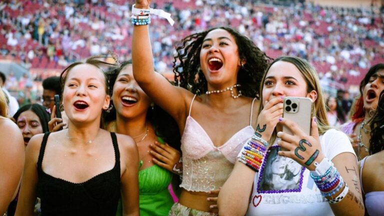 5 Feelings Only Pop Music Fangirls Will Understand