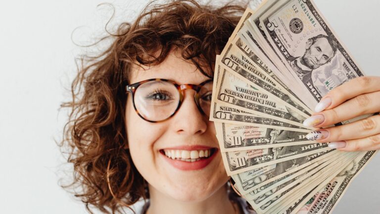 10 Tips to Save Money For Your Fave’s Next Tour 