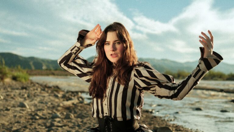 Maddie Regent’s Latest Single Is An Intimate Indie-Pop Anthem For The Chronic Overthinkers