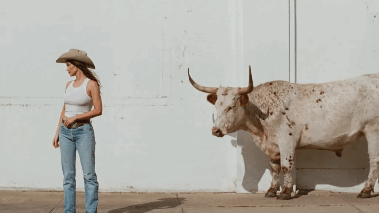 Kacey Musgraves Returns to Her Country Roots on Her Texan-Mexican-Inspired Middle of Nowhere