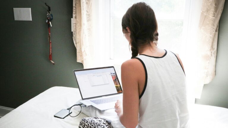 Why Introverts Often Build the Strongest Online Fandom Lives